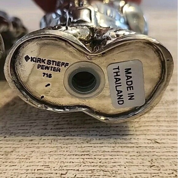 Vintage Santa and Mrs Claus Kissing Salt Pepper Shakers Kirk Stieff Pewter 716 - Picture 8 of 9